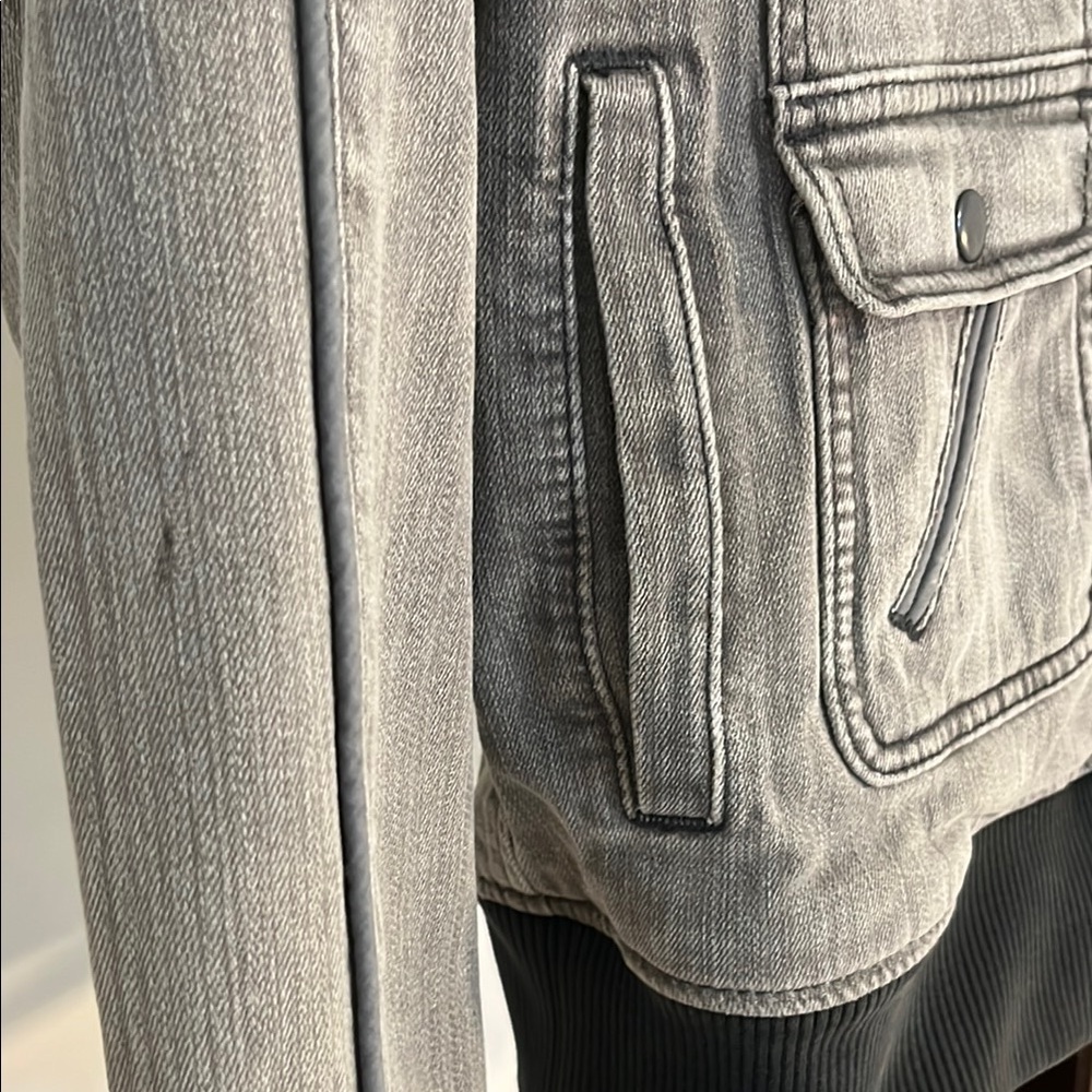 Stylish Gray Bomber Jacket for Men - Picture 4 of 11